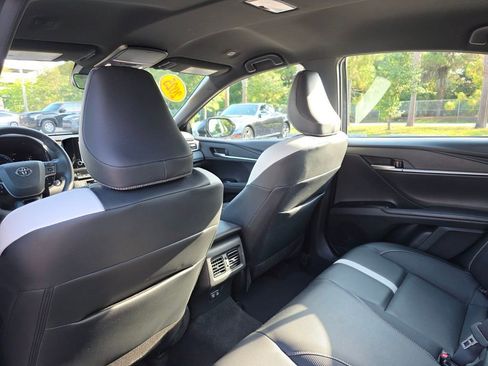 Used 2025 Toyota Camry SE w/ Convenience Package FWD image 22