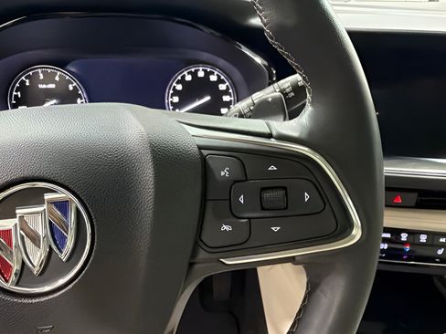 Used 2022 Buick Envision Essence w/ Technology Package I FWD image 17