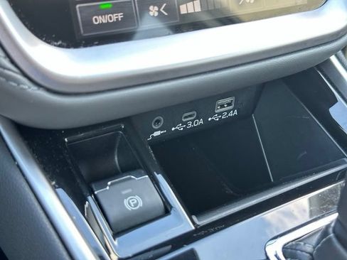 Used 2025 Subaru Outback Onyx Edition AWD/4WD image 22