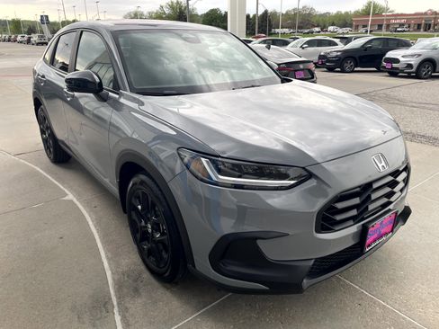 Certified 2025 Honda HR-V Sport image 4