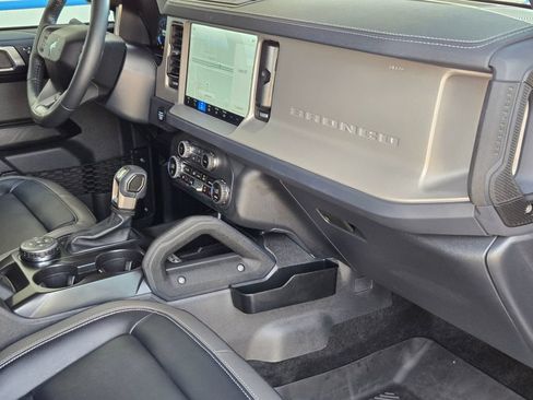 Used 2025 Ford Bronco Outer Banks w/ Sasquatch Package AWD/4WD image 27
