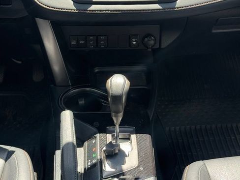 Used 2018 Toyota RAV4 SE w/ Power Extra Value Package AWD/4WD image 17