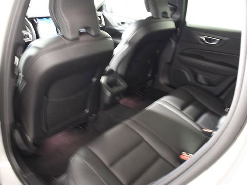Used 2025 Volvo V60 B5 Cross Country Plus AWD/4WD image 27