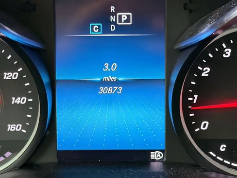 Used 2022 Mercedes-Benz GLC 300 4MATIC w/ Premium Package Lite image 22