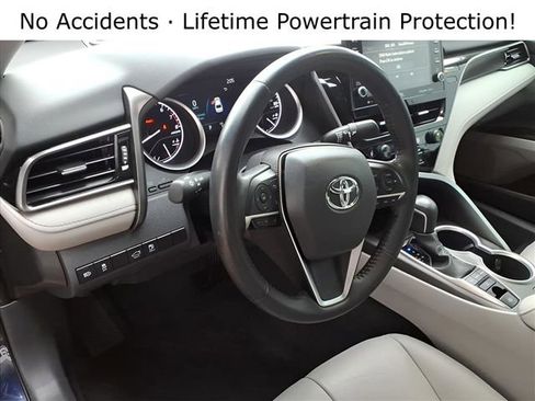 Used 2022 Toyota Camry XLE image 13