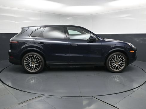 Used 2022 Porsche Cayenne AWD/4WD image 14