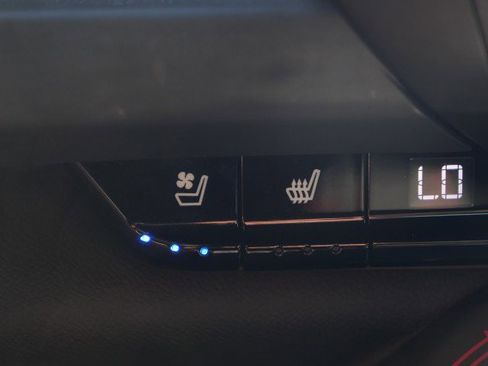 Used 2023 Chevrolet Camaro ZL1 image 32