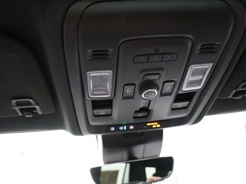 Used 2023 Chevrolet Tahoe Premier w/ Premium Package 2 AWD/4WD image 12