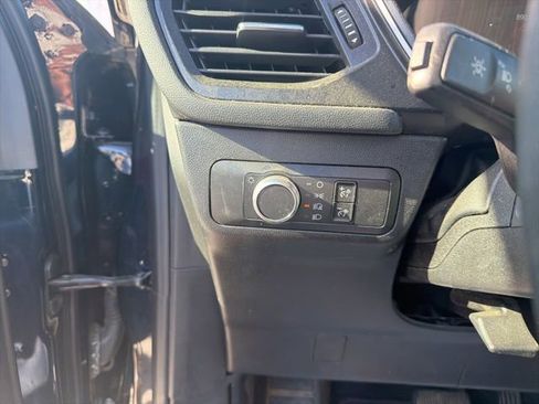 Used 2021 Ford Escape SE image 24