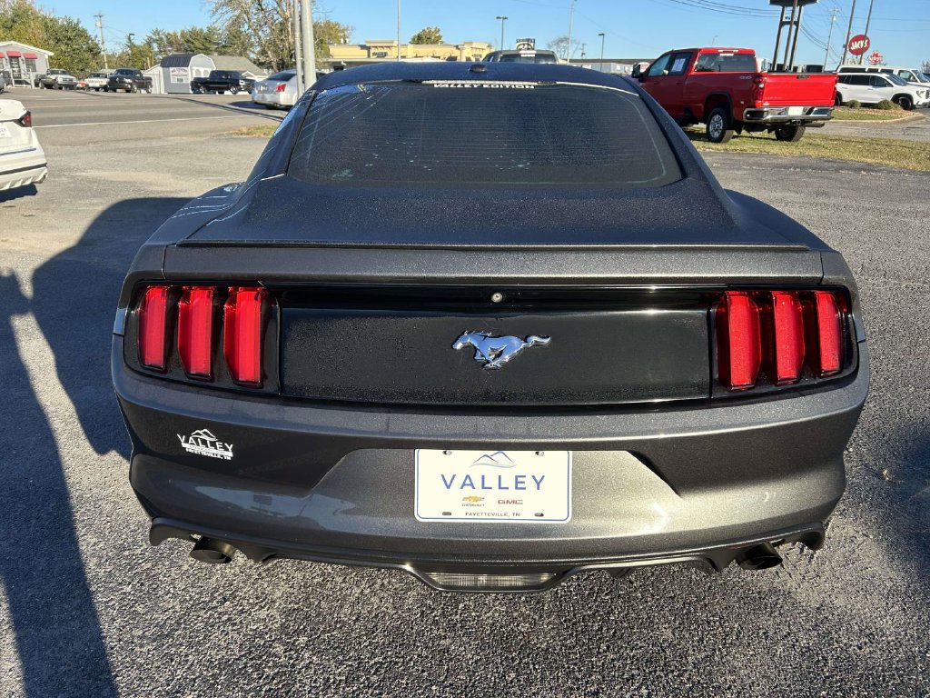 Used 2017 Ford Mustang Premium RWD image 5
