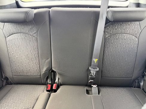 Used 2013 GMC Acadia SLE image 17