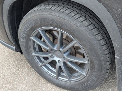 Used 2020 Toyota Highlander L image 5