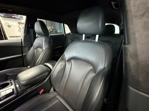 Used 2019 Audi Q8 Prestige w/ Luxury Package image 20