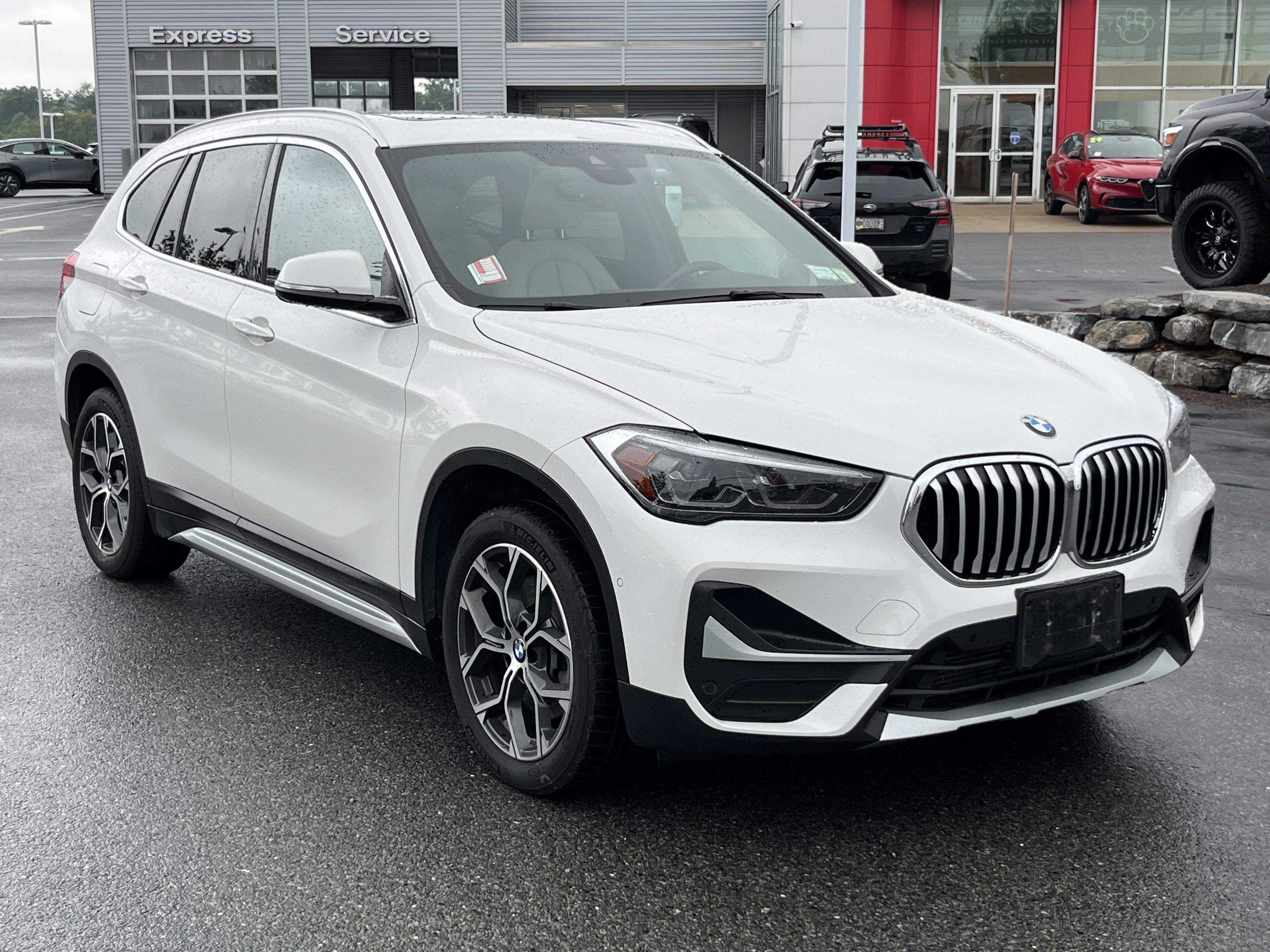 Used 2022 BMW X1 xDrive28i w/ Premium Package AWD/4WD image 1