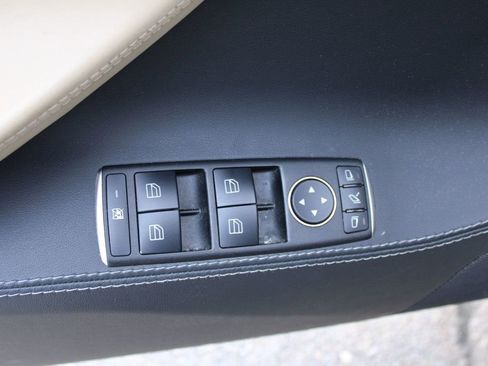 Used 2015 Tesla Model S 70D AWD/4WD image 24
