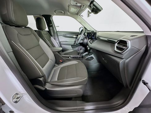 Used 2025 Chevrolet TrailBlazer LT FWD image 28