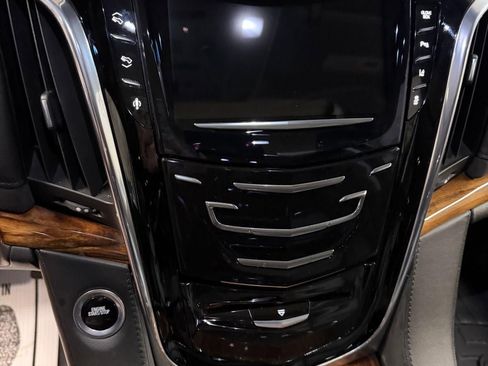 Used 2015 Cadillac Escalade ESV Luxury AWD/4WD image 16