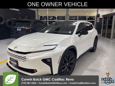 Used 2025 Toyota Crown Signia image 1