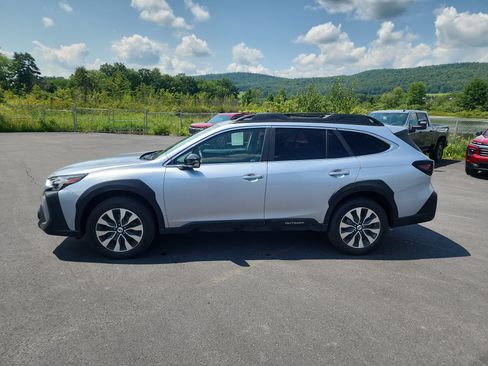 Used 2024 Subaru Outback Limited XT AWD/4WD image 5