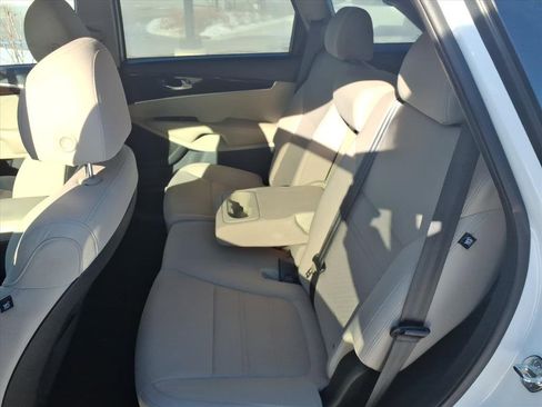 Used 2020 Kia Sorento LX w/ LX I4 Convenience Package image 28