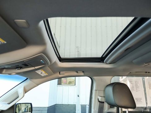 Used 2017 Chevrolet Suburban Premier image 9