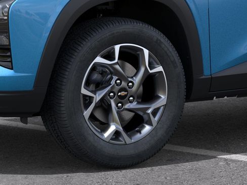 New 2026 Chevrolet Trax LT w/ Driver Confidence Package FWD image 9