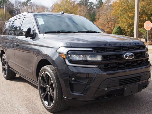 Certified 2023 Ford Expedition Limited image 2