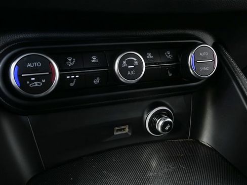 Used 2023 Alfa Romeo Stelvio Veloce image 16