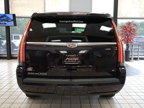 Used 2018 Cadillac Escalade Luxury AWD/4WD image 20