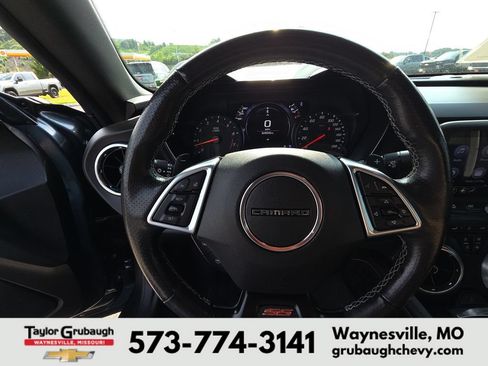 Used 2020 Chevrolet Camaro SS RWD image 17