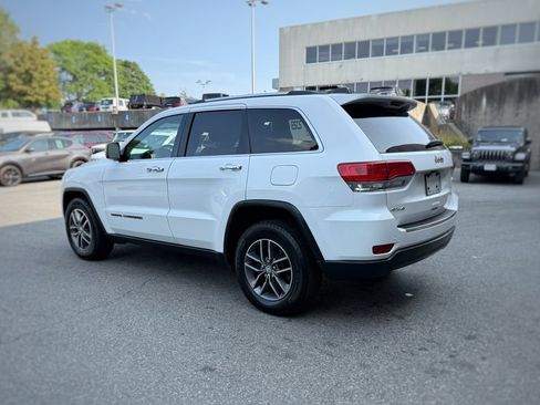 Used 2018 Jeep Grand Cherokee Limited AWD/4WD image 12