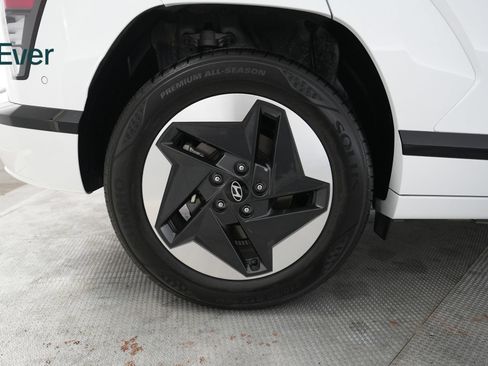 Used 2024 Hyundai Kona Limited FWD image 22