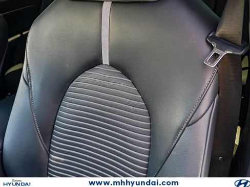 Used 2021 Toyota Camry SE w/ Carpet Mat Package (TMS) FWD image 27