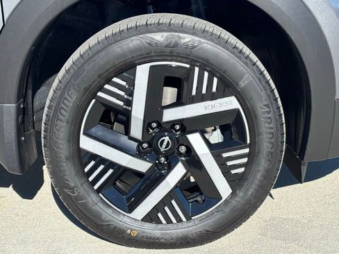 New 2026 Nissan Kicks SV w/ SV Premium Package FWD image 23