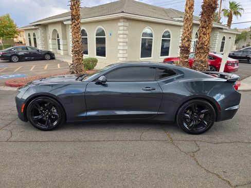 Used 2021 Chevrolet Camaro LT RWD image 4