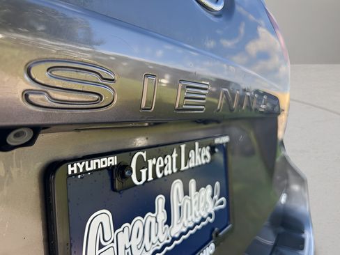 Used 2013 Toyota Sienna LE w/ Towing Pkg FWD image 29