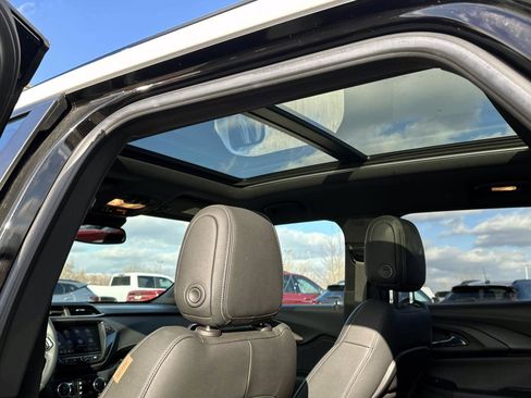 Certified 2023 Chevrolet TrailBlazer ACTIV w/ Sun and Liftgate Package image 15