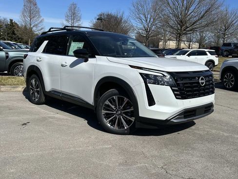 New 2026 Nissan Pathfinder Platinum AWD/4WD image 15