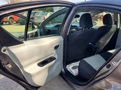 Used 2013 Toyota Prius C Two image 12