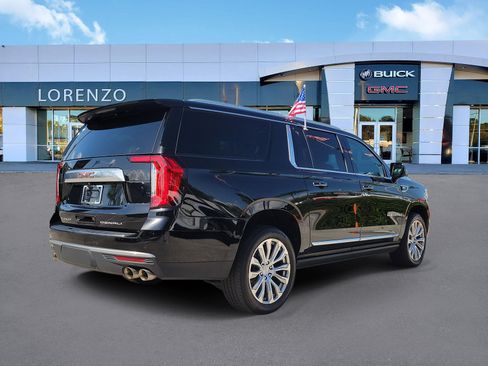 Used 2023 GMC Yukon XL Denali AWD/4WD image 5