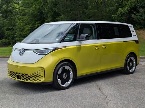 Used 2025 Volkswagen ID. Buzz Pro S Plus RWD image 5