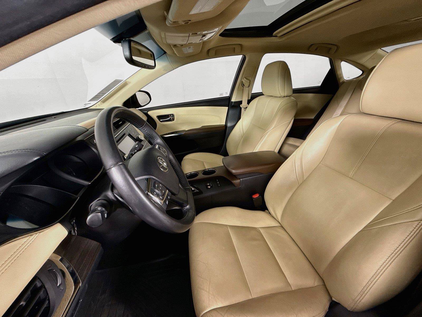 Used 2016 Toyota Avalon XLE Premium FWD image 3