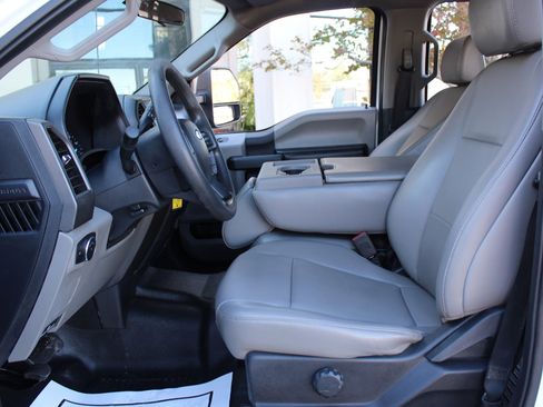 Used 2022 Ford F250 XL w/ Power Equipment Group image 18