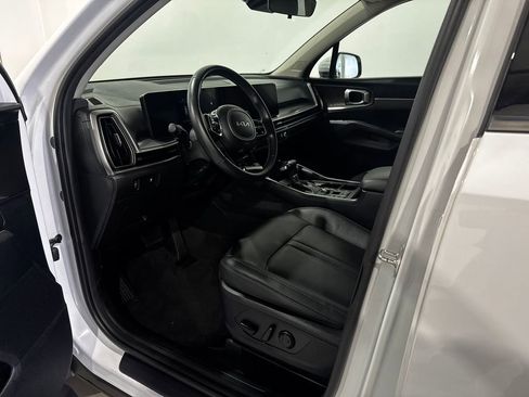 Used 2025 Kia Sorento S FWD image 16