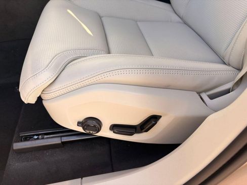 New 2026 Volvo XC60 B5 Ultra w/ Climate Package image 14