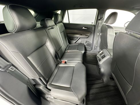 Used 2023 Volkswagen Atlas Cross Sport SE image 25