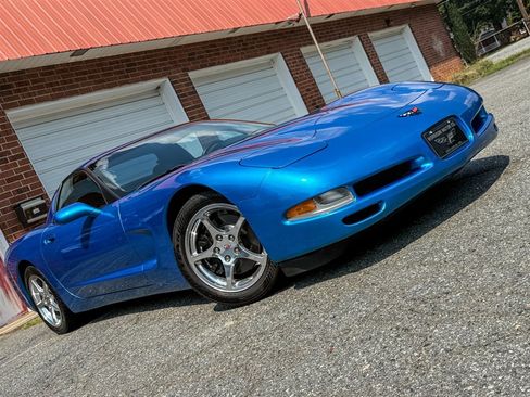 Used 1999 Chevrolet Corvette Coupe w/ Lighting Pkg RWD image 24