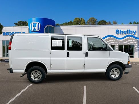 Used 2024 Chevrolet Express 2500 w/ Driver Convenience Package image 9