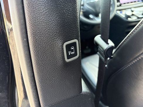 Used 2025 Chrysler Pacifica Select FWD image 57