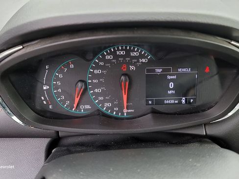 Used 2019 Chevrolet Trax LT w/ LT Convenience Package FWD image 9